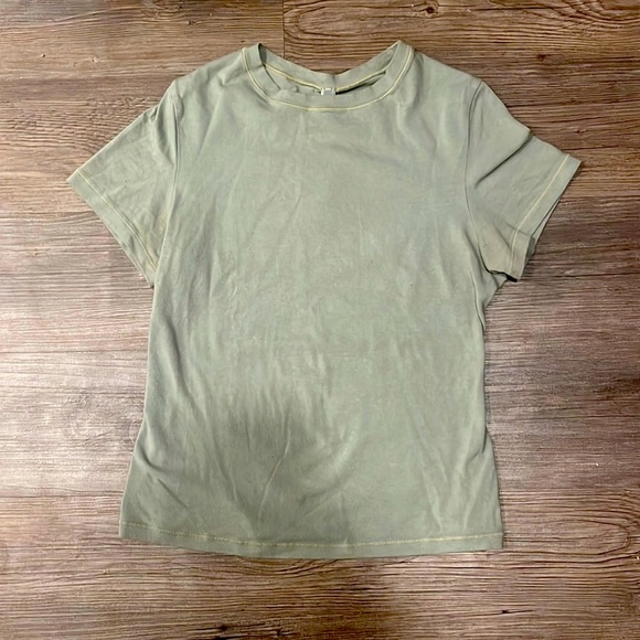 SKIMS Tops - Skims t-shirt, size medium